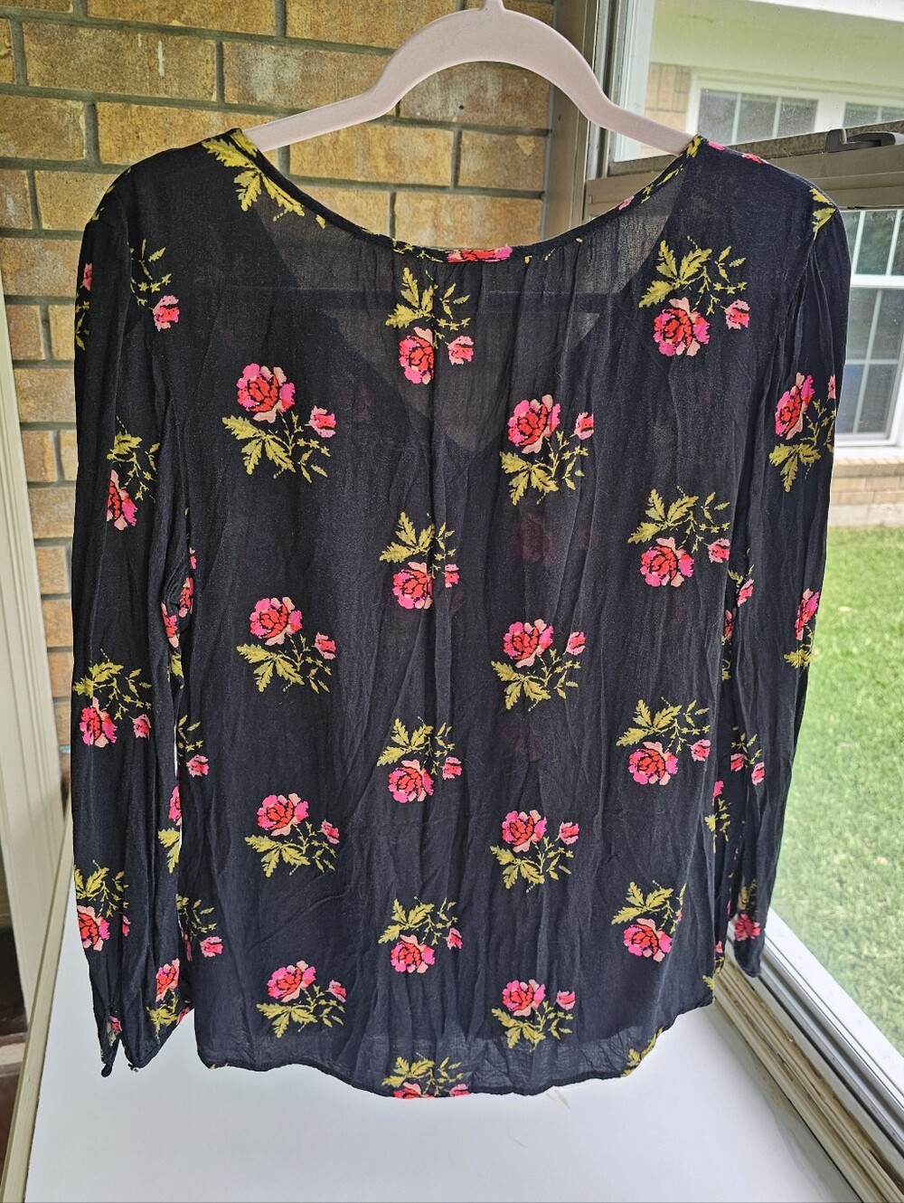 Old Navy Black Floral V-Neck Blouse with Pink Roses - Women's Size Medium - Picture 2 of 11
